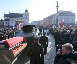 Czekali z pogrzebem na Kaczyńskiego