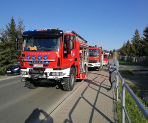 Potworny wypadek w Kasince Małej. Trzy osoby poszkodowane, jedna jest w stanie ciężkim