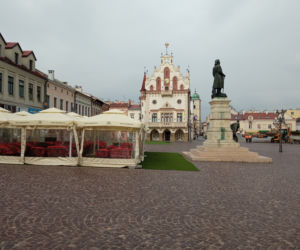 Na Rynku w Rzeszowie powstają ogródki! Już jutro otwarcie sezonu [ZDJĘCIA]