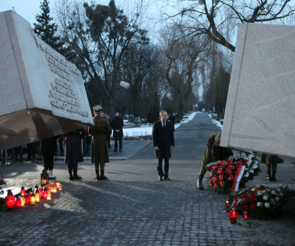 Pomnik ofiar katastrofy smoleńskiej na Powązkach