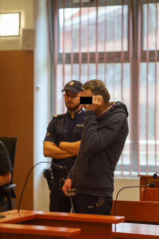 Zabił siekierą kolegę od kieliszka, napił się i poszedł spać