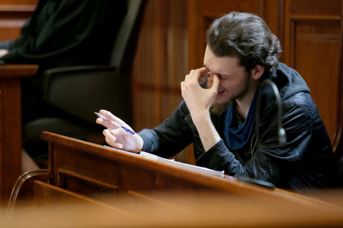 "Nie jestem winny zamordowania mojej matki ale jestem winny jej śmierci". Karl znów zeznaje w sprawie morderstwa Amerykanki 