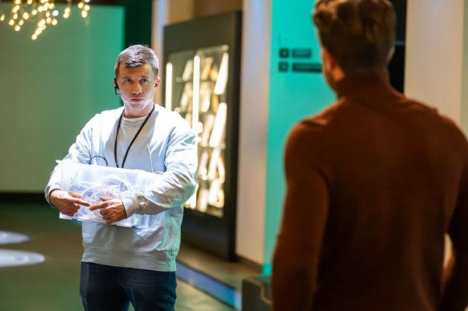 "Pierwsza miłość", odcinek 4180: Alan próbuje wrobić Jamesa, ale jego plan obraca się przeciwko niemu