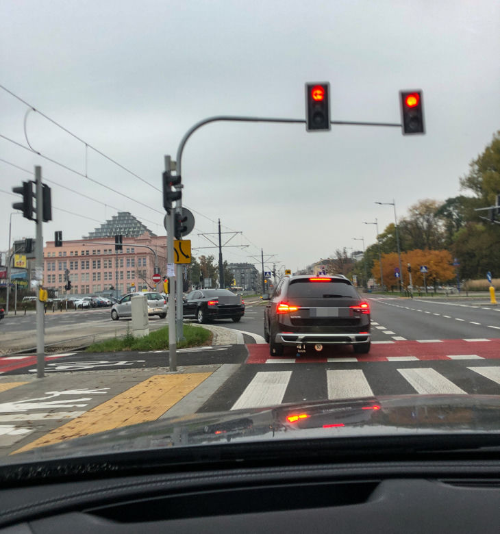 Prezesie! Załóż maseczkę!