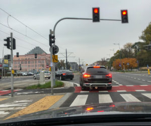 Kaczyński chodzi bez maseczki