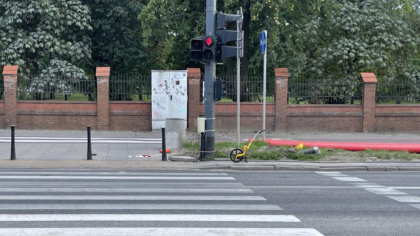 Makabra na przejściu. BMW roztrzaskało pieszego