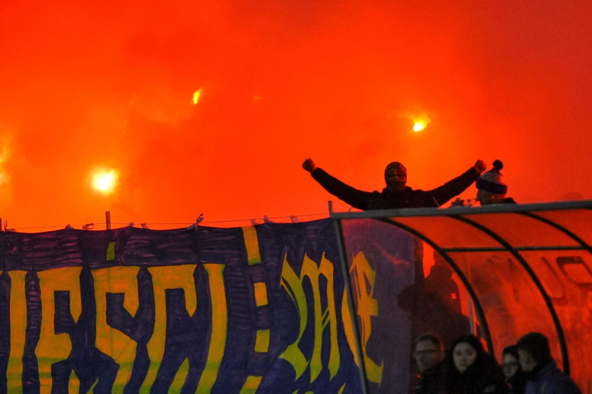 Elana Toruń - Zawisza Bydgoszcz 1:1, zdjęcia kibiców, opraw i piłkarzy ze Stadionu Miejskiego im. Grzegorza Duneckiego