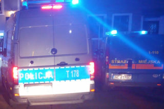 Owady niepokoiły sąsiadów. W mieszkaniu znaleźli rozkładające się ciało