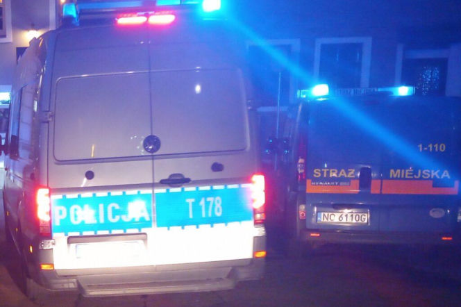 Radiowozy policji i straży miejskiej na sygnale. O makabrycznym odkryciu w Olsztynie przeczytasz na Eska Olsztyn.