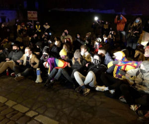 Protest przeciwko kardynałowi Stanisławowi Dziwiszowi w Krakowie