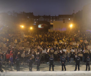 Strajk kobiet w Katowicach. Policja użyła gazu. Są zatrzymania [ZDJĘCIA]