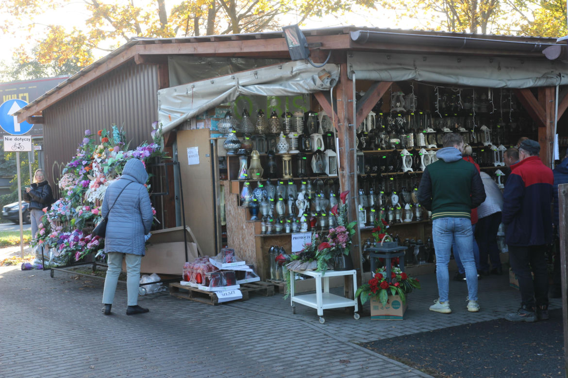 Giełda kwiatowa przy Drodze Dębińskiej 