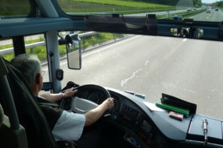 SKANDAL! Kierowca miejskiego autobusu woził ludzi bez uprawień! Wpadł podczas kontroli!