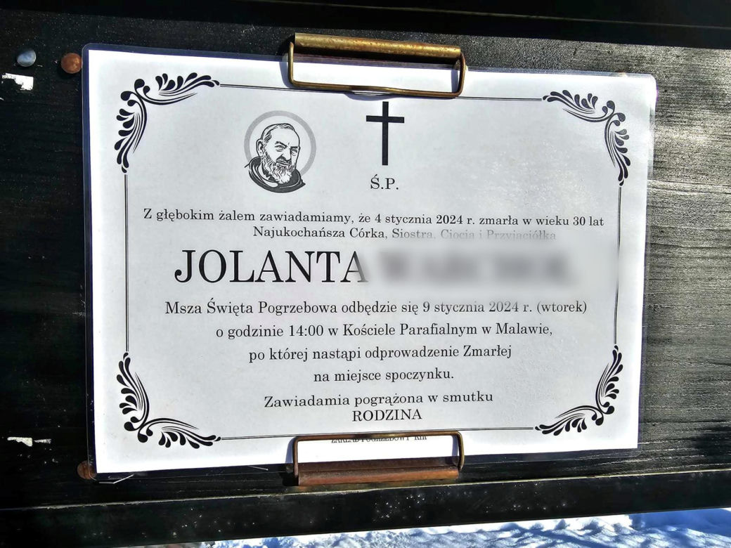 Grób młodziutkiej chórzystki Joli tonie w kwiatach