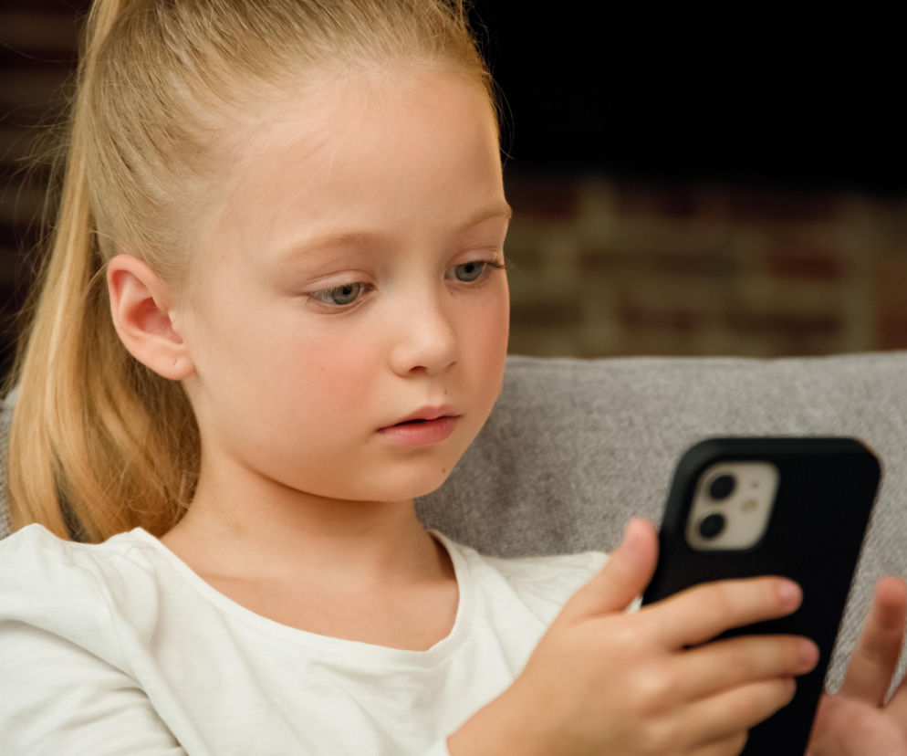 Smartfon dla dziecka? Te 4 ustawienia włącz jeszcze przed oddaniem telefonu