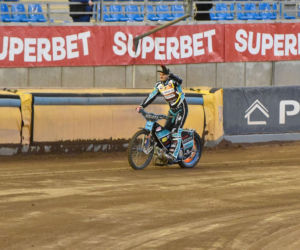 PRES Grupa Dewloperska Toruń - Abramczyk Polonia Bydgoszcz, zdjęcia kibiców i zawodników z pożegnania Adriana Miedzińskiego