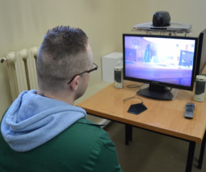 Stają przed sądem na odległość! W dobie koronawirusa wyroki zapadają za pośrednictwem wideo [FOTO]