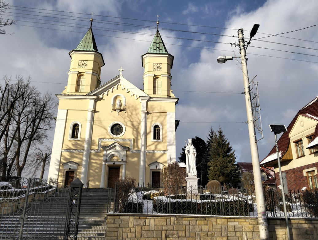 To jedno z najpiękniejszych miast w województwie małopolskim. Kiedyś było wsią, której mieszkańcy służyli księżom z Krakowa