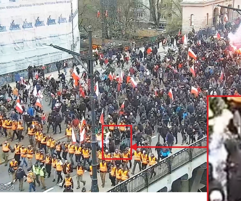 To oni podpali mieszkanie podczas Marszu Niepodległości! Policja poszukuje mężczyzn [ZDJĘCIA]