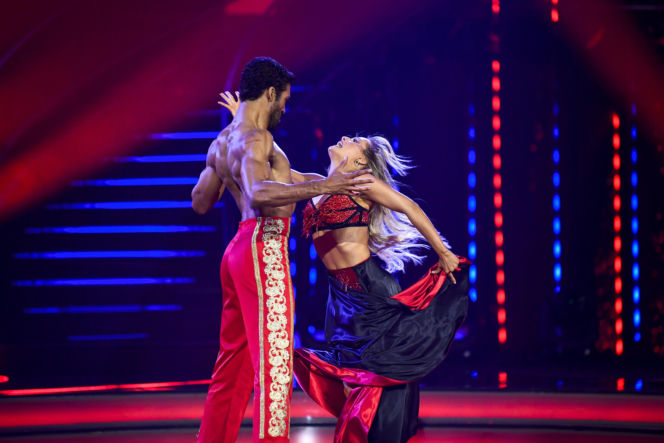 Gamou Fall i przepiekne tancerki w TzG