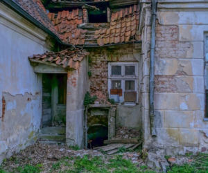Barokowy pałac, na który rzucono klątwę. Teraz można go kupić! [ZDJĘCIA]