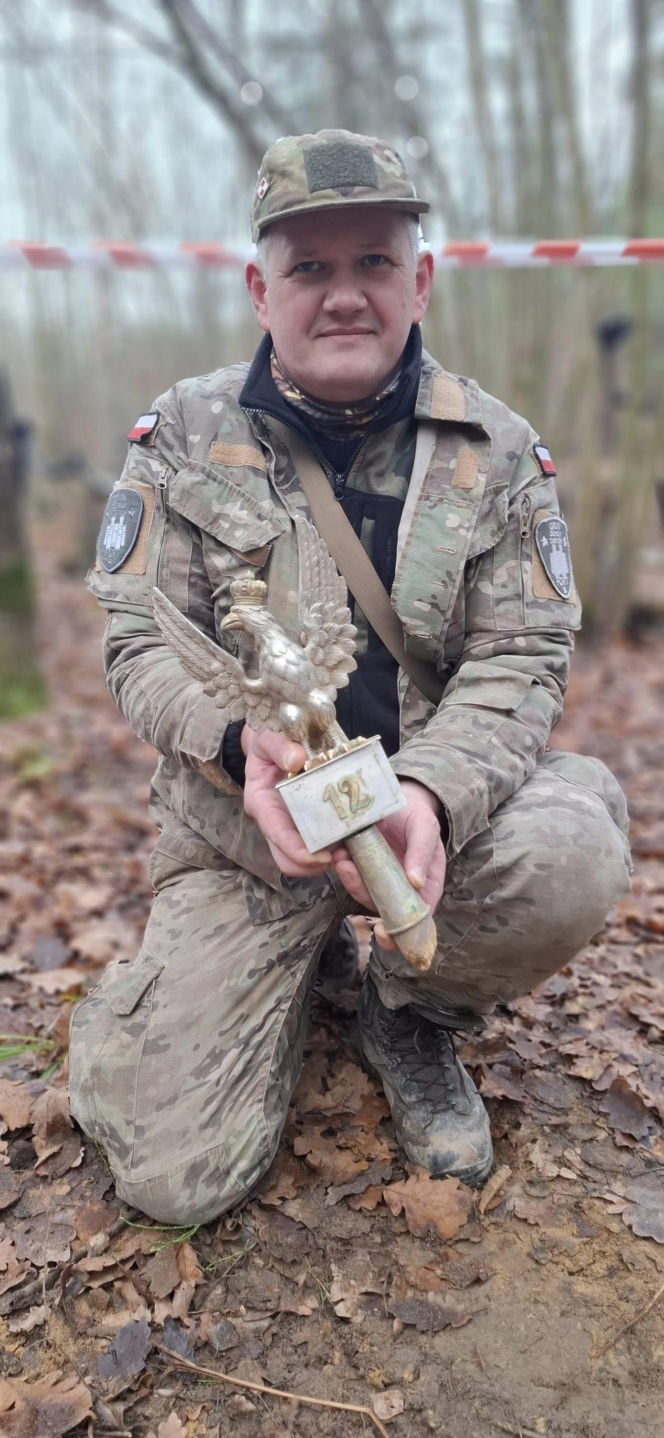 Sensacyjne odkrycie w starachowickim lesie! Pod ziemią przeleżało ponad 80 lat