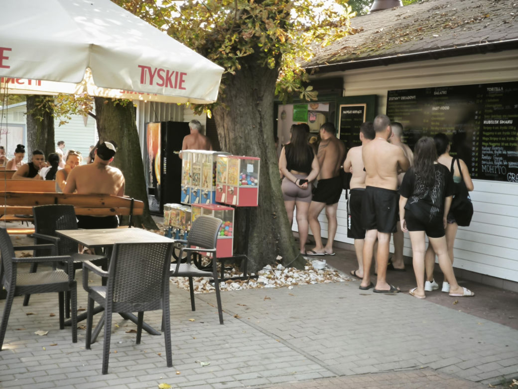 Długi sierpniowy weekend na plaży w Osiecznej