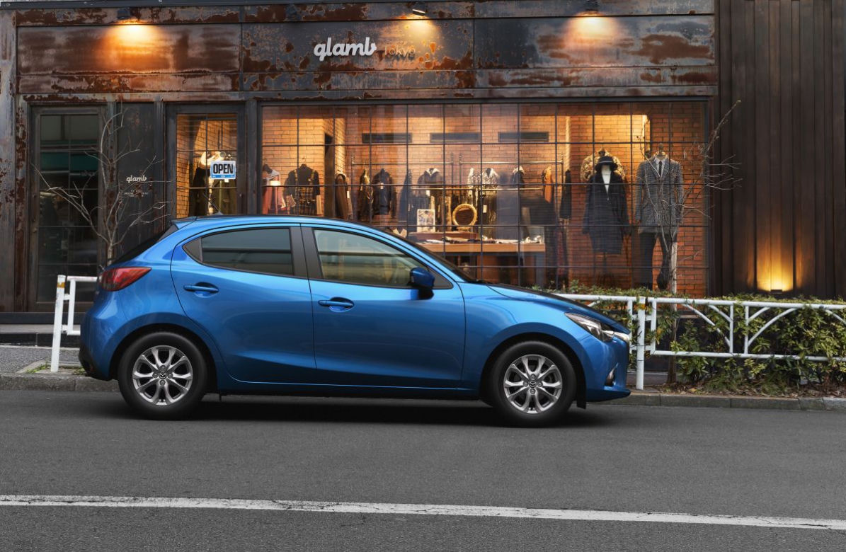 Mazda 2 2015