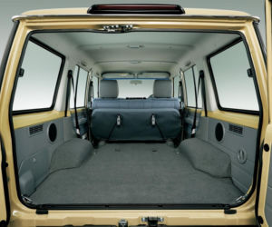 Toyota Land Cruiser J7 