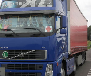 Bobrowniki. Transport z pomocą humanitarną czeka przed granicą [ZDJĘCIA]