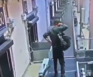 Spóźnił się na samolot do Rzeszowa. Wszedł na taśmę bagażową jak Bruce Willis