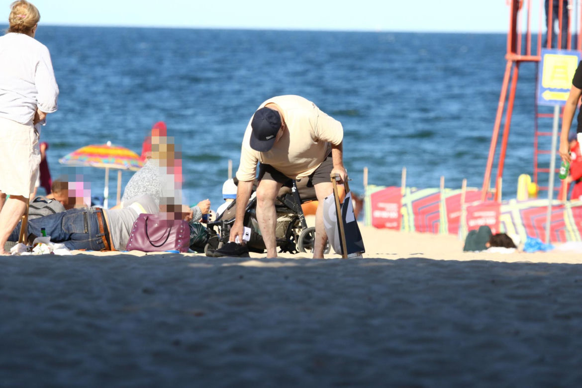 Marian Lichtman na plaży