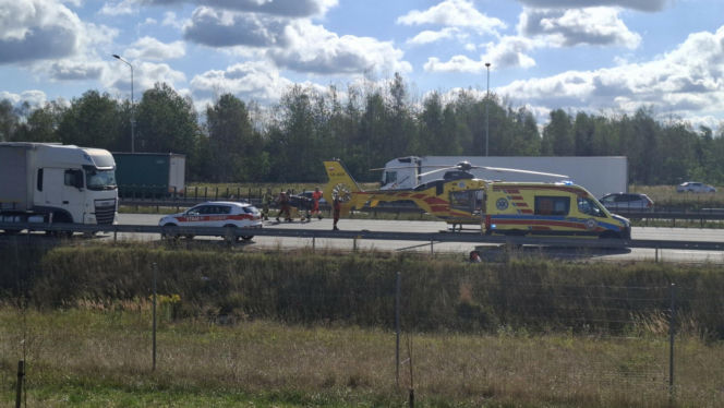 Tragedia na A1 pod Częstochową. Ciężarówka wjechała w służby. Są ofiary