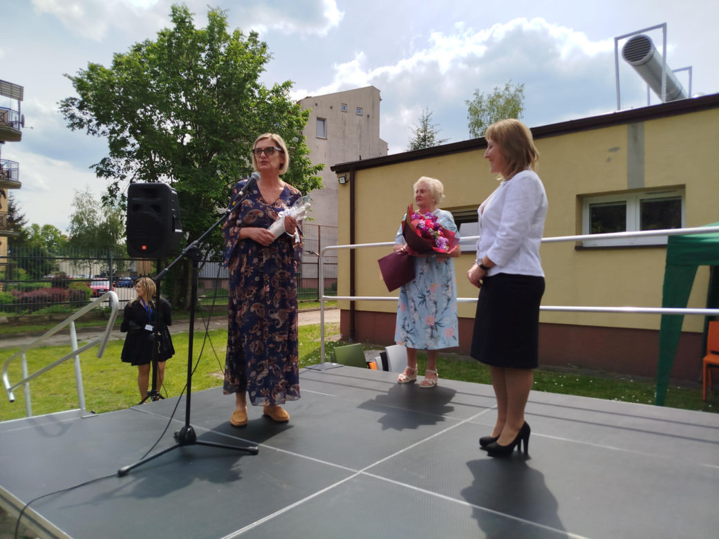 Przez lata ŚDS w Siedlcach działał w dwóch lokalizacjach, teraz już oficjalnie funkcjonuje w jednym miejscu, w budynkach dostosowanych do potrzeb osób z niepełnosprawnościami. 