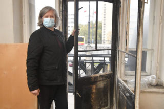 Fala pomocy panu Stefanowi! Wielka mobilizacja po spaleniu pracowni artysty przez narodowców [WIDEO, GALERIA]