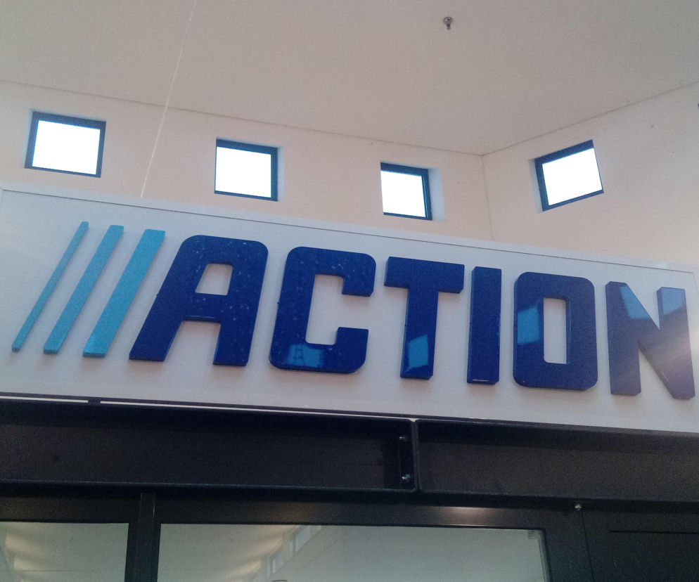 Wyglądają, jak te od Gucci za 1000 zł. W Action kupisz je za 17!