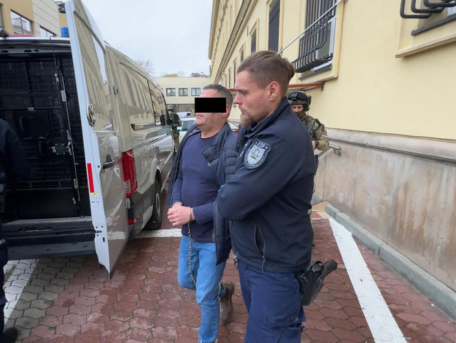 Ścigani przez międzynarodową policję zatrzymani w Warszawie. To nimi interesował się m.in. Interpol