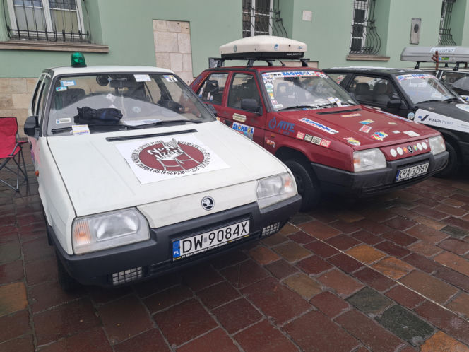 34. finał WOŚP w Krakowie. Legendarne pojazdy ZŁOMBOL na Małym Rynku