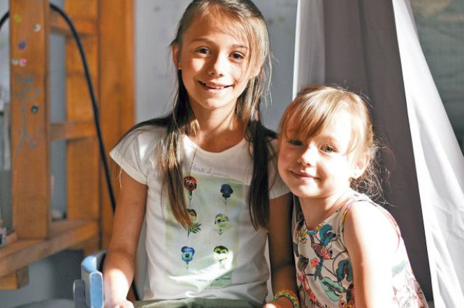 O mnie się nie martw. Helenka (Maja Kwaśny), Oliwka (Oliwia Dąbrowska)