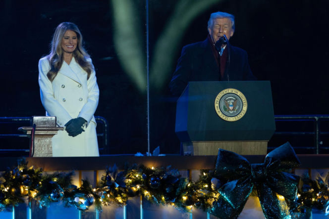 Melania Trump zapaliła choinkę przed Białym Domem! Podoba Ci się?
