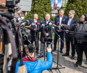 9 wybuchów metanu w kopalni Pniówek! Ratownicy przerywają akcję i nie wracają. To bardzo trudna decyzja  
