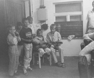  NIESAMOWITA historia! Zapomniana klisza sprzed kilkudziesięciu lat odkryła zdjęcia. Szukamy ich właściciela!