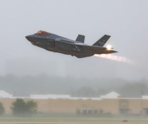 Polskie F-35 w powietrzu. Rajd Powitanie z Polską nad największymi miastami