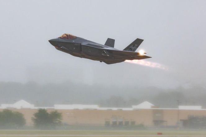 Polskie F-35 w powietrzu. Rajd "Powitanie z Polską" nad największymi miastami