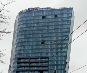 Żuraw zniknął z placu budowy Hanza Tower