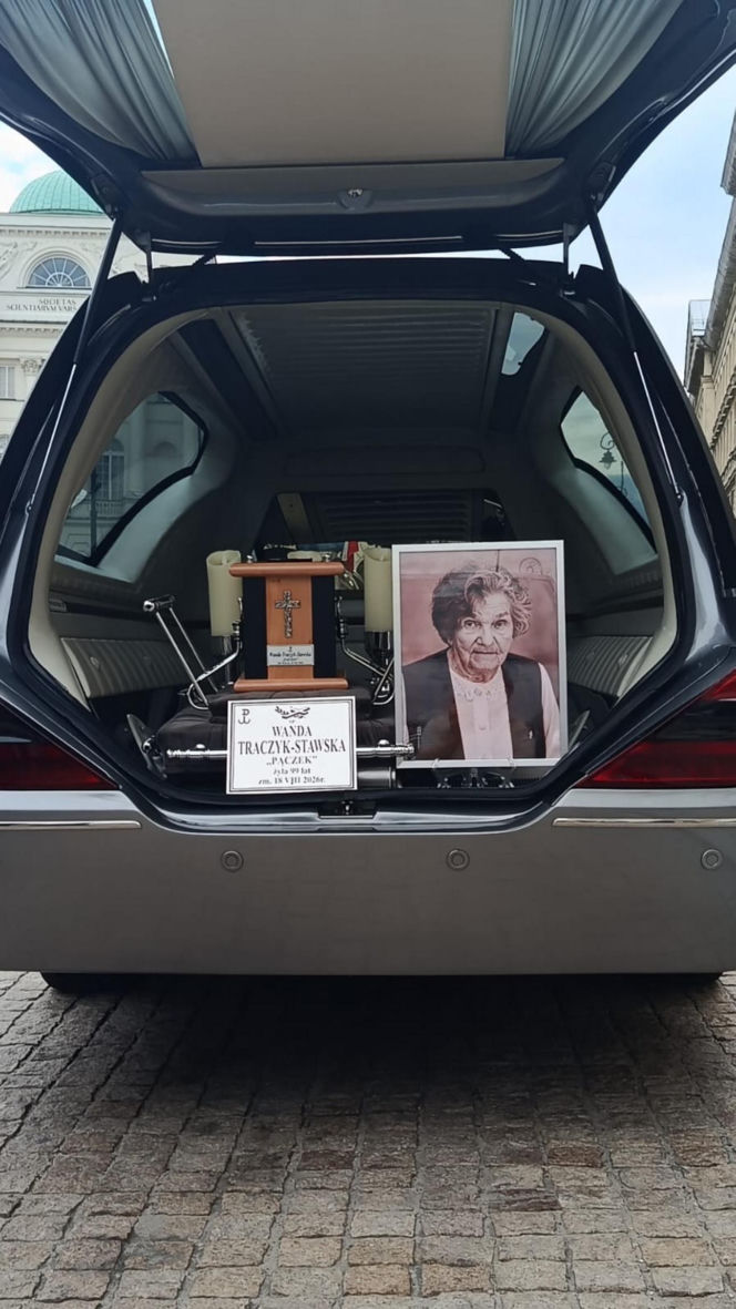 Ostatnia droga Wandy Traczyk-Stawskiej. Tak stolica żegna bohaterkę Powstania Warszawskiego