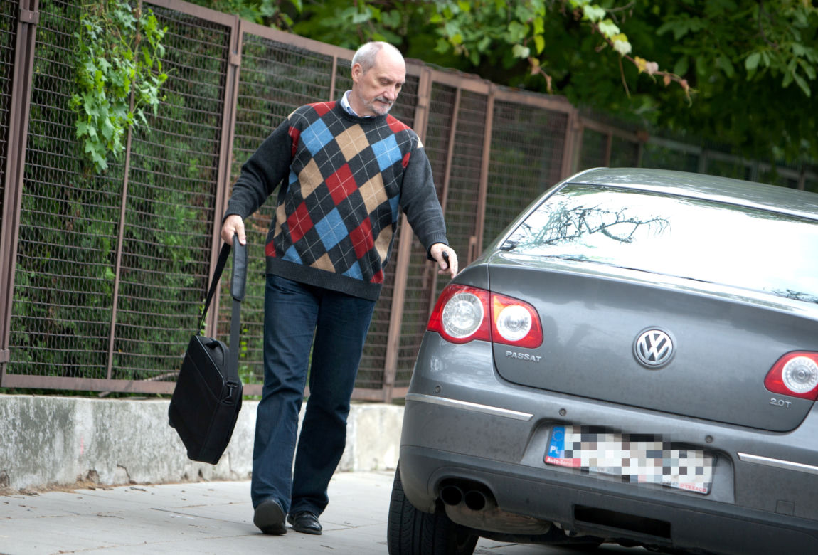 Macierewicz, samochód