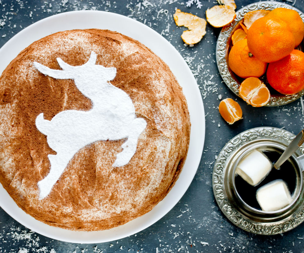 Świąteczny tort TIRAMISU z cynamonem: ciasto na Boże Narodzenie