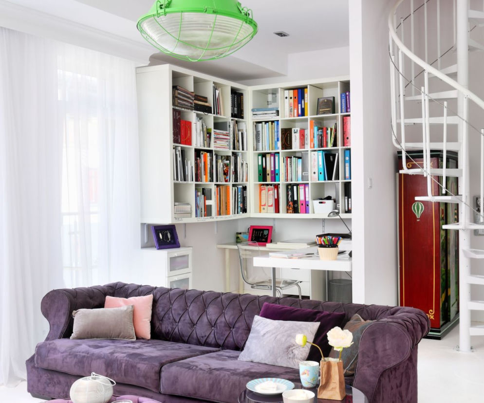 Fioletowa sofa