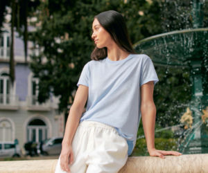 Połączenie minimalizmu i fracuskiego szyku. Kolekcja UNIQLO i COMPTOIR DES COTONNIERS Wiosna/Lato 2026